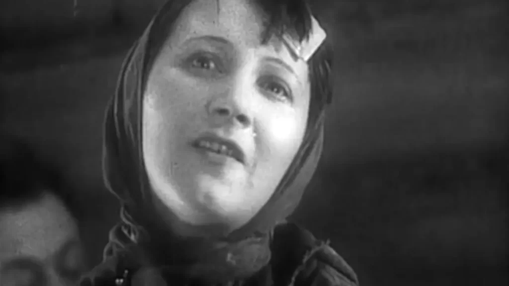 Рина Зеленая. Кадр из фильма "Путевка в жизнь"